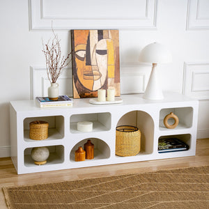 Credenza bassa organica 7 nicchie bianco ferlis 3 quarti concept u