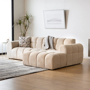 Divano angolare a 3 posti in velluto beige nuvola Salford 3 quarti concept u