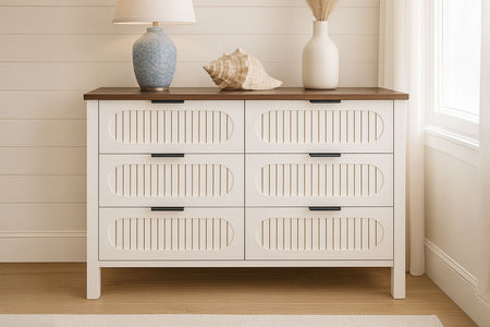 Cassettiera 6 cassetti bianca scanalata e legno 120 cm Brix foto d’ambiente