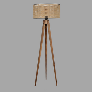 Lampada in legno a 3 gambe sfondo gris romane concept u