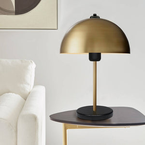 lampada da tavolo a fungo dorata paule soggiorno concept u