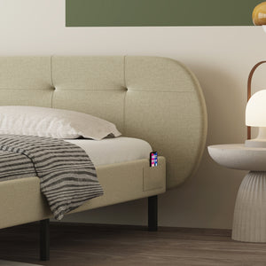 Letto capitonné 140x190 cm beige con testiera e rete Tulsa zoom sulla testiera e tasca per telefono
