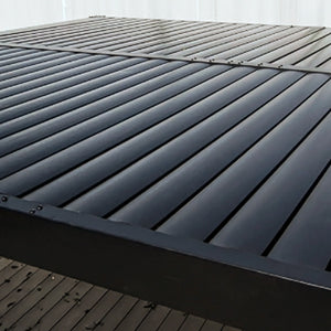 pergola nera vista dall'alto concept u