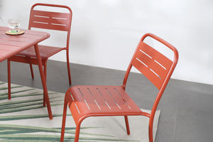 Set di 6 sedie da pranzo da giardino terracotta Bergame — foto ambientata