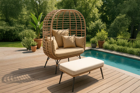 set da esterno con poltrona effetto rattan e grande poggiapiedi set beige atmosfera concept u