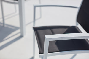 Set da giardino estensibile in alluminio e 8 sedie in textilene bianco