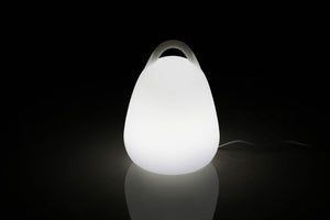 Lampada da tavolo per esterni a LED su sfondo bianco Luzia